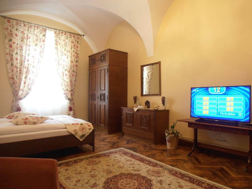 Gothic House Apartment Sibiu Bagian luar foto