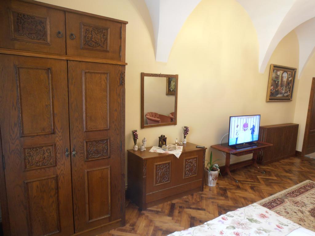Gothic House Apartment Sibiu Bagian luar foto
