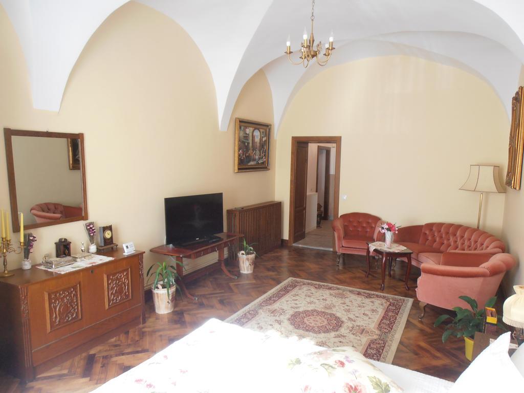 Gothic House Apartment Sibiu Bagian luar foto