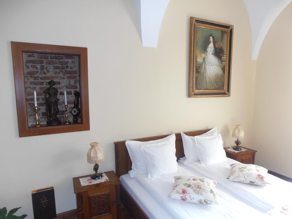 Gothic House Apartment Sibiu Bagian luar foto
